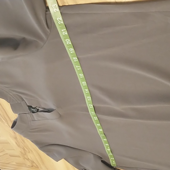 Face Face Large Army Green Roll Tab Sleeve V Neck Blouse - Picture 3 of 11